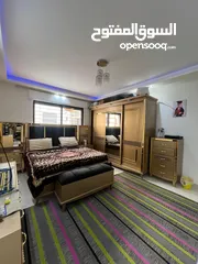  10 شقه داخل منطقه ام السماق / جنب مدارس الدر المنثور