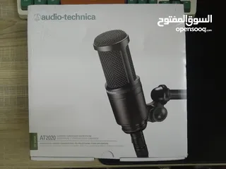  2 مايك audio technica AT2020.