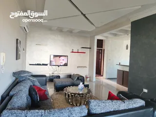  2 شقم مفروشة غرفتين نوم وصالون ومطبخ مجهز وحمامين ، عائلات فقط