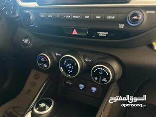  8 هونداي فينيو بنزين 1600 لون فيراني  جير اتوماتيك ترخيص 2020