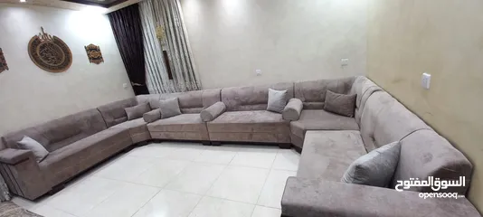  4 طقم كنب أستعمال اسبوعين للبيع بسعر مغري جداً  كامل التفاصيل موجودة داخل الاعلان