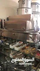  11 عدد محل عصير كامل متكامل  بحاله لجديد والسعر ما يرضي الله البيع كامل. كلو بحاله الجديد