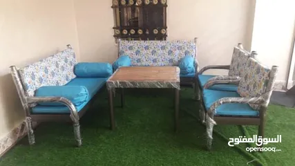  12 جلسات خارجية و مقاعد