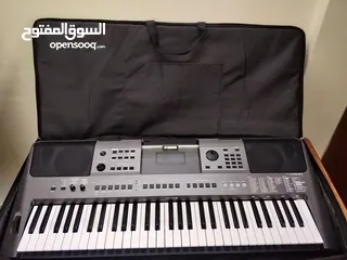  6 Yamaha PSR I500