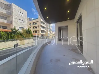  1 شقة ارضية مع ترس للبيع في حي الصحابة بمساحة بناء 180م