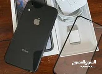  2 آيفون XR للبيع بحاله ممتازه مع كفرات للجهاز