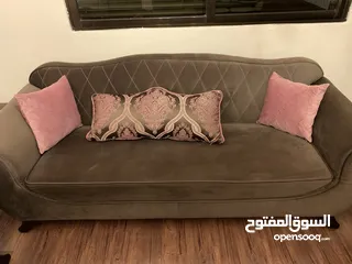  2 طقم كنب للبيع قابل للتفاوض