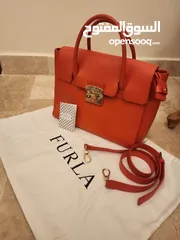  7 حقيبة يد Furla جلد لون برتقالي قياس كبير