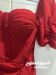  3 فستان احمر طويل