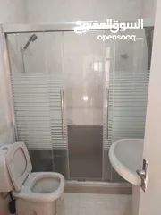  8 شقة بموقع مميز للبيع