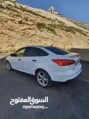  5 فورد فوكس سيدان للبيع