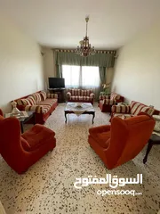  2 غرفة سفره كنب ثلاجة بحاله جيده