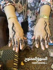  1 Henna artist