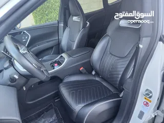  5 شانجان افاتار موديل 2023 AVATR 11 دفع كلي AWD وثنائي