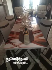  1 طاولة سفرة سيكوريت قابلة للطي ( قابلة للتصغير مساحتها حسب الحاجة بسهولة ) مع أربع كراسي للبيع