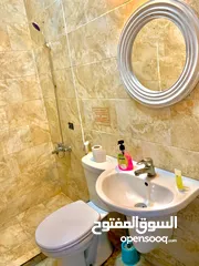  21 فندق للبيع ( خلو ) وليس عقار البيع يشمل ( اثاث ورخصه الفندق فقط )