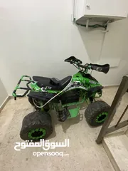  4 تركترون لون اخضر 48 فولت 20 أمبير مستعمل سنة