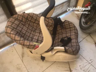  6 عربانه طفل ماركه GRACO مع كرسي سياره استعمال قليل