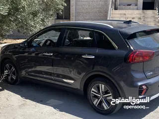  9 كيا نيرو هايبرد 2020 وارد كوري   جميع المواصفات  فل الفل ما عدا الفتحة   بسعر جيد وقابل للتفاوض