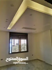  19 شقه فاخره جدا 170م ثالث فني للبيع على شارع البترا شرق كازيه الرجوب واربد مول قراند