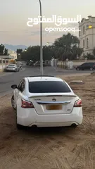  4 NISSAN ALTIMA