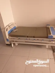 1 سرير طبي كهربائي مستعمل للبيع