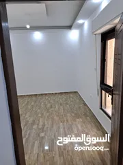  9 شقة للبيع في الجبيهة 140 متر طابق ثاني بناء 2017، صالة وصالون، 3 غرف نوم، حمامين، مطبخ راكب وبرندة