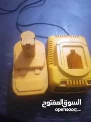  7 السلام عليكم ورحمه الله  شاحن  DEWALT  بطارية RYOBI 18