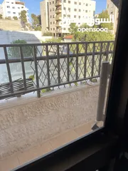  4 شقة ثالث مع روف للبيع في منطقة الكمالية