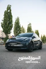  1 بحالة ممتازة أستعمال عائلي مع تظليل و غرافين حراري  Tesla model y 2022 تيسلا موديل y