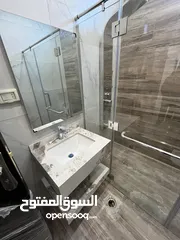  8 بالاقساط طابق ثالث مع روف في طريق المطار  تشطيب فندقي مع فير بليس و جاكوزي