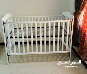  1 سرير اطفال + سرير للكبار