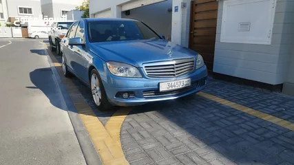  6 Mercedes c200 2011  ( perfect condition In and out )
