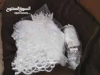  3 مستعمله معها تاج طرحه