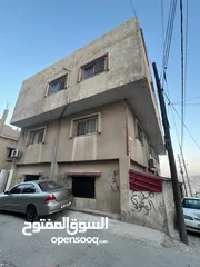  4 بيت كبير 3 طوابق وتسوية على شارعين موقع مميز