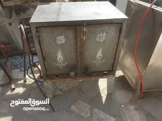  4 معدات مطعم متنوعه مستخدم نظيف للبيع اغلب المعدات جديده ولم يتم استخدامها وبحاله ممتازه والسعر مغري
