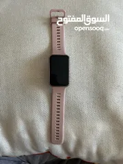  1 ساعة هواوي watch fit بحالة ممتازة