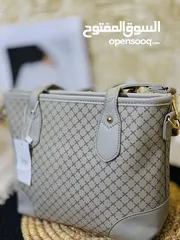  1 حقيبه يدLouis Vuitton