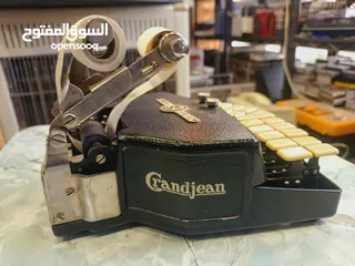  2 طابعة انتيك مع حقيبة جلد مميزة