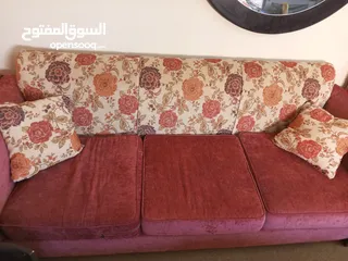  2 طقم كنب  طقم خمس مقاعد ( ثلاثيه + مفرد عدد 2 )  مستعمل بحاله الوكاله استعمال خفيف