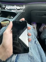  12 ايفون x ماكس للبيع مغير شاشه و مغير بطاريه ومستعمل فتره صغيرة بسعر  85دينار