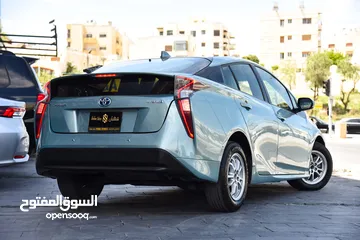  4 تويوتا بريوس هايبرد 2016 بحالة الشركة Toyota Prius Hybrid 2016