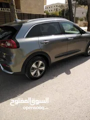 3 كيا نيرو 2017 هايبرد للبيع / 4 جيد/ 163 الف كم