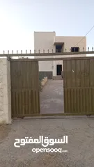  3 بيت لبيع تقريبن مطل على البحر الميت