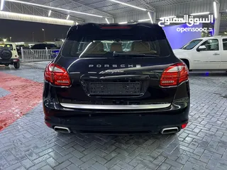  6 Porsche Cayenne S