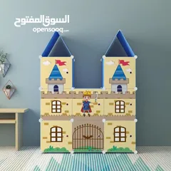  1 خزانة أطفال بلاستيكية على شكل قصر لون زهري  المقاس 128*110*37سم