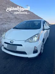  6 TOYOTA PRIUS C 2014