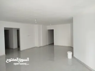  15 شقه سكنية للبيع