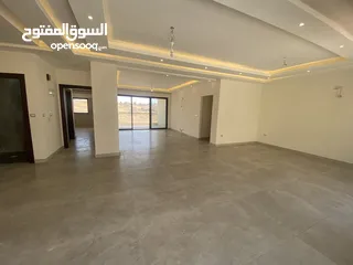  2 شقة ارضية مساحة 250 متر