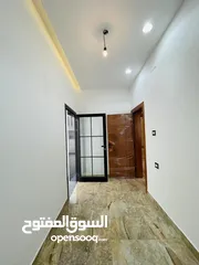  5 فــيلا 3 طوابق مفصولة الحشان سوق الجمعة